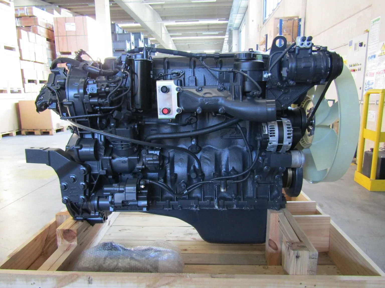 IVECO / NEF / FPT F2CE0681B * B052 - CURSOR 9, 5801660154 engine (NEW)