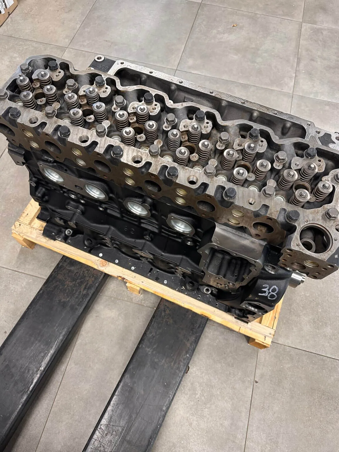 IVECO/FPT F4AFE611/612 - TECTOR E6 / BUS motor-block with internal components and head (NEW)