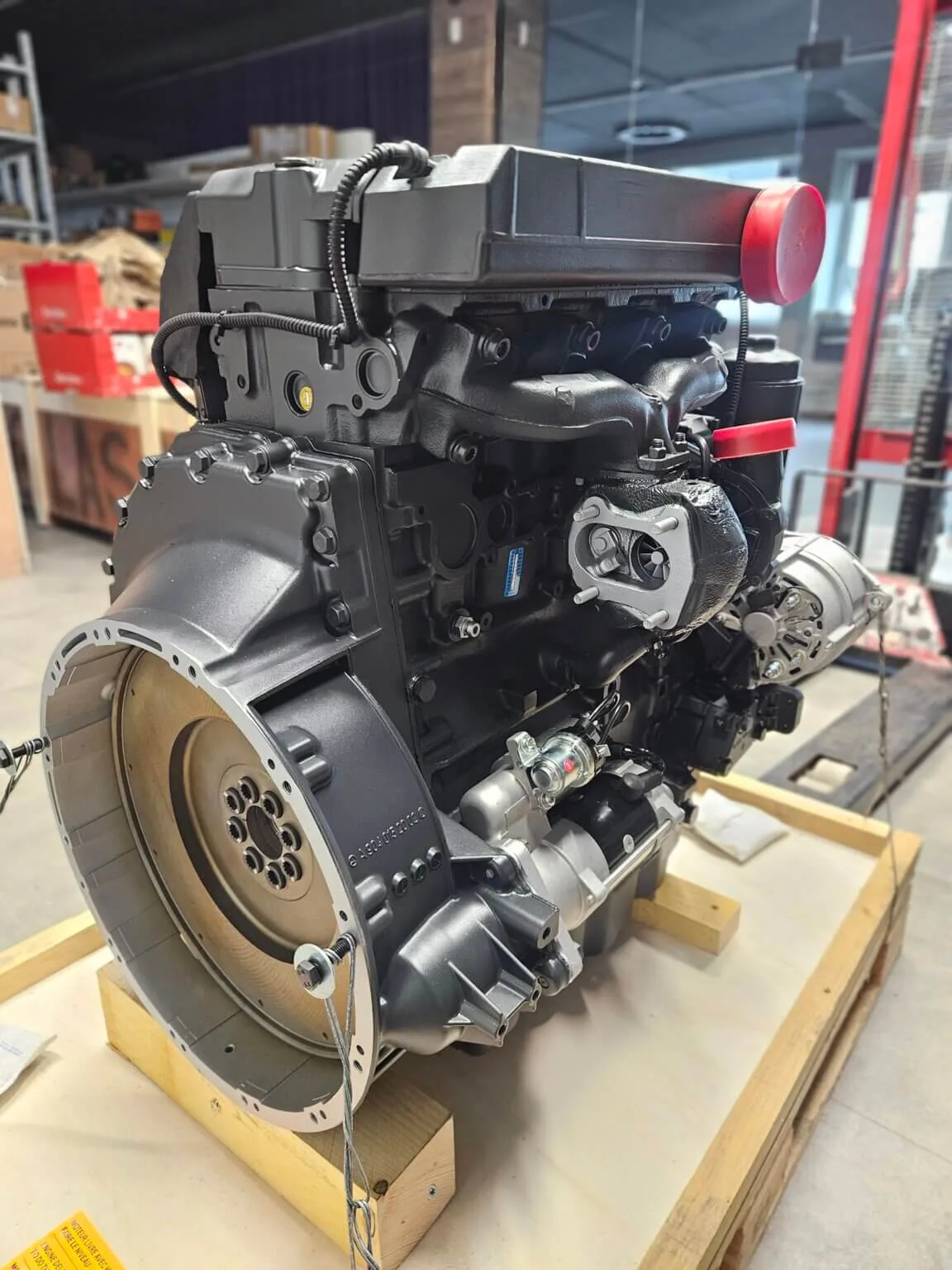 MERCEDES-BENZ OM904LA ENGINE (NEW)