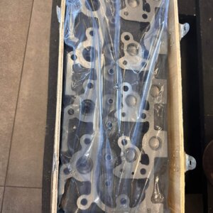 KUBOTA V1902 Engine Head 15476-03040 (NEW) ON SITE